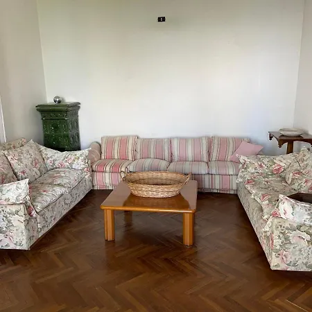 Virginia Villa *